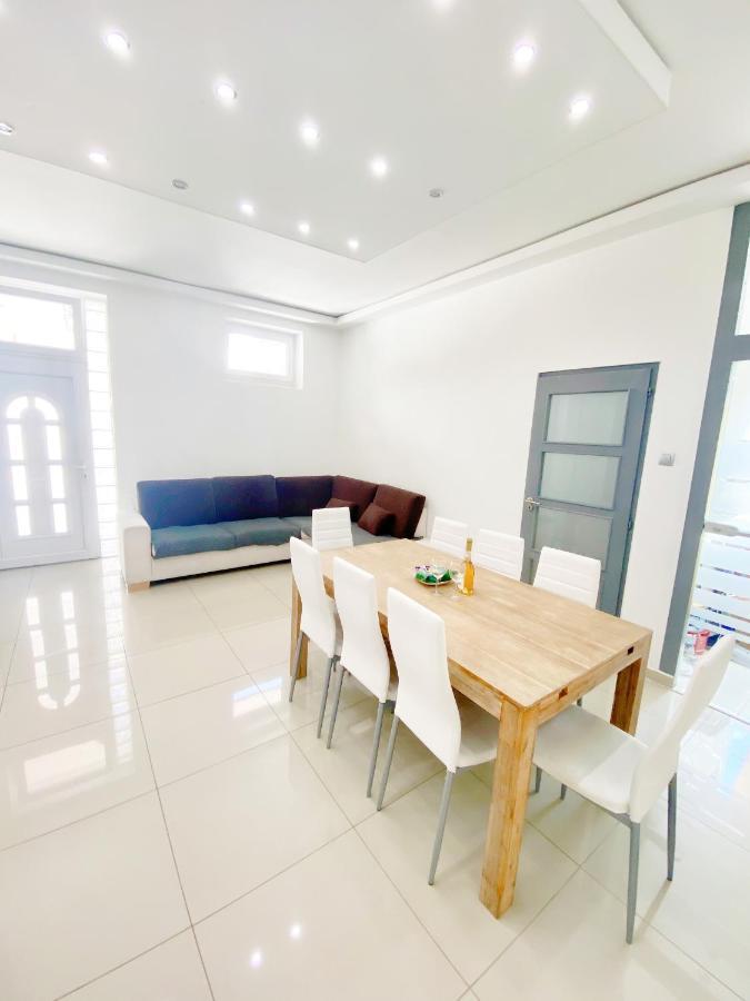 Luxury Apartment In The Centre Ac Parking Garden Budapeste Exterior foto