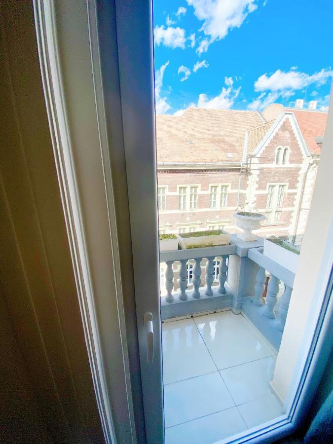 Luxury Apartment In The Centre Ac Parking Garden Budapeste Exterior foto