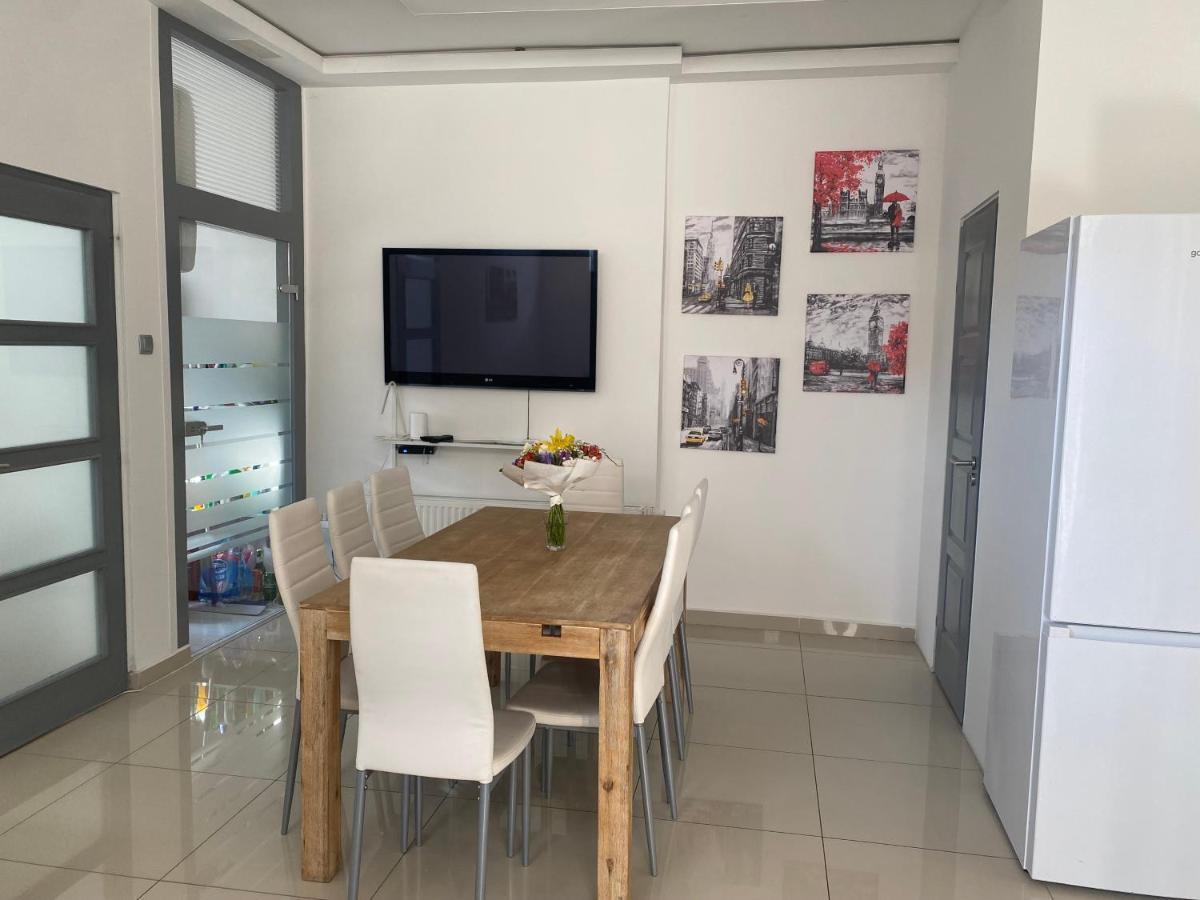 Luxury Apartment In The Centre Ac Parking Garden Budapeste Exterior foto